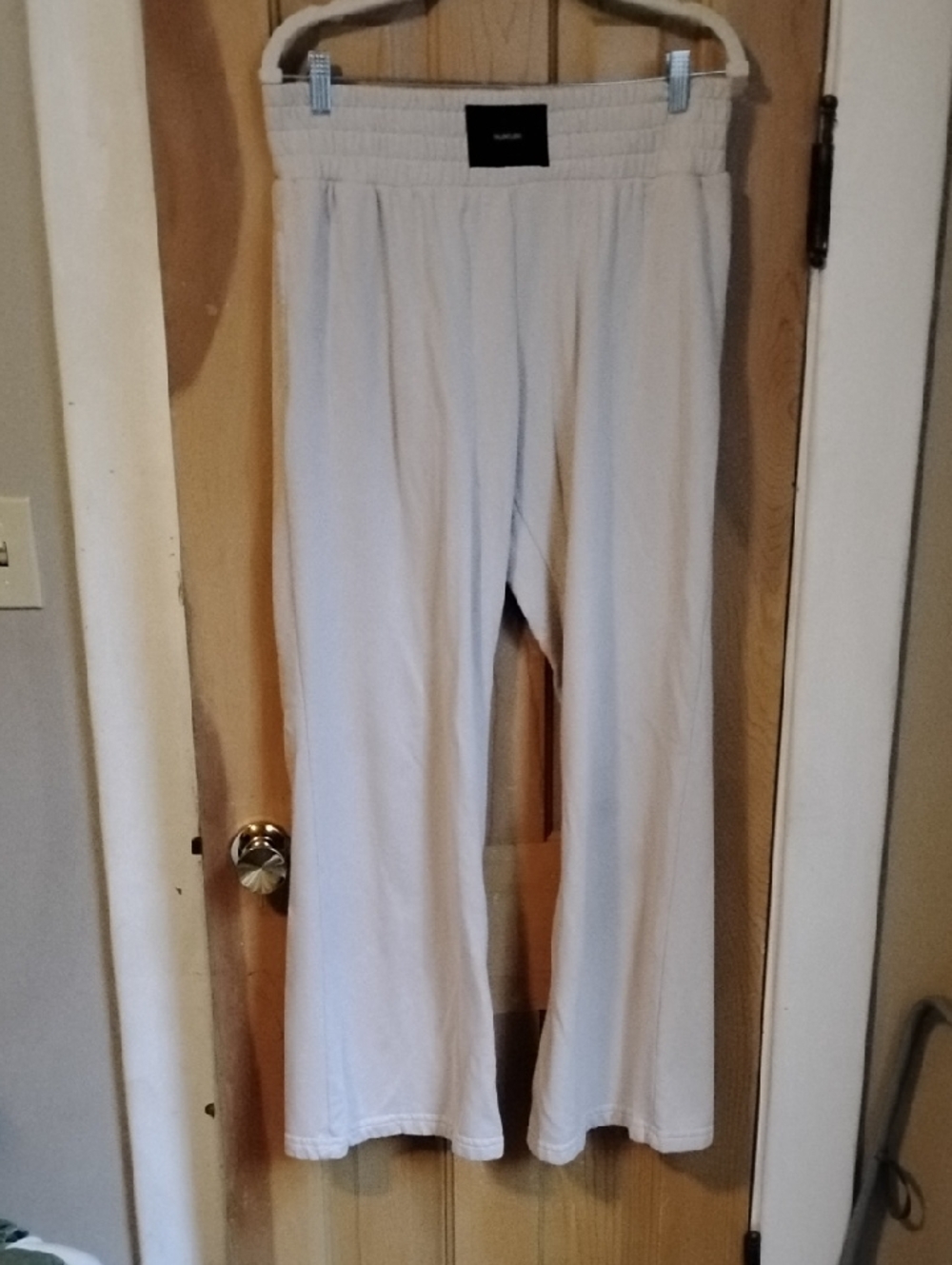 Talentless Cream Sweatpants, L
